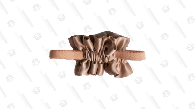 Lunya’s unique silk scrunchie is unique in that it lets you adjust the tension to suit your hair. Just tighten the pull tabs until you have the perfect pineapple.